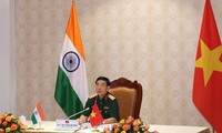 Ministros de Defensa de Vietnam y de la India conversan sobre relaciones bilaterales