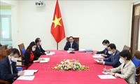 Premier de Vietnam dialoga con jefa del mecanismo COVAX 