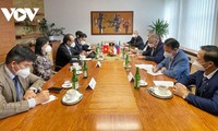 Vietnam fortalece lazos con provincia checa