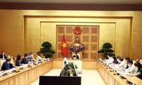 Viceprimer ministro de Vietnam se reúne con 6 bancos de desarrollo 