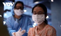 Número total de dosis de vacuna anticovid-19 en Vietnam supera los 90 millones