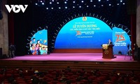 Premier vietnamita asiste al programa “75 mil iniciativas - Superación de dificultades – Desarrollo”