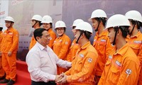 Primer ministro de Vietnam visita planta de energía térmica O Mon 1 