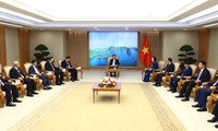 Viceprimer ministro de Vietnam recibe a jefes de servicio civil de los países de la ASEAN