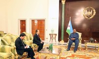 Presidente de Yibuti exalta los logros económicos de Vietnam