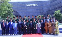 El presidente de la Asamblea Nacional del Reino de Camboya visita el Grupo Viettel