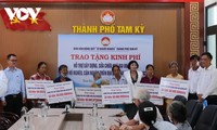 VOV ofrece en Quang Nam ayuda material para personas en condiciones difíciles  