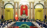 Presidente de Vietnam pide al sector empresarial nacional integrarse más ampliamente al mundo 