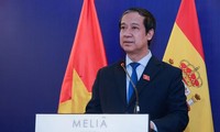 Ministro de Vietnam asiste a la celebración del Día Nacional de España en Hanói