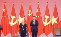 Secretario general del PCV recibe la Orden de Amistad de China