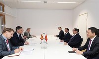 Primer ministro vietnamita se reúne con su par español en Bruselas