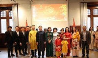 Vietnamitas en Dinamarca y Alemania celebran el Año Nuevo Lunar del Gato