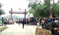 Celebran 500 aniversario de la aldea de carpintería Kim Bong