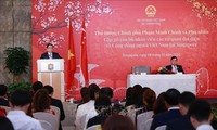 El primer ministro Pham Minh Chinh se reúne con la comunidad vietnamita en Singapur