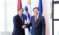 Máximo líder del Parlamento vietnamita se reúne con presidente uruguayo