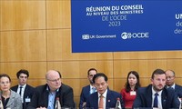 El ministro de Relaciones Exteriores de Vietnam sostiene encuentros con dirigentes de varios países en París