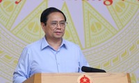 Premier de Vietnam pide a los bancos que sigan bajando las tasas de interés
