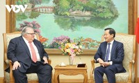 Viceprimer ministro de Vietnam recibe al director general del Banco de Pagos Internacionales
