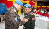UNMISS otorga Medalla de Mantenimiento de la Paz de la ONU a tres oficiales de Seguridad Pública vietnamitas