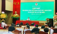Honran a 100 sobresalientes agricultores vietnamitas