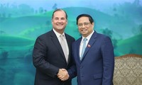 Premier de Vietnam recibe al líder de la Corporación de Marriott