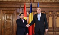 Presidente rumano: Vietnam es el socio más importante en el Sudeste Asiático