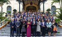 Cancillería de Vietnam celebra reunión con representantes del cuerpo diplomático y agencias de prensa extranjeras