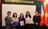 Vietnamitas en República Checa actualizados sobre mecanismo y política de desarrollo de Ciudad Ho Chi Minh