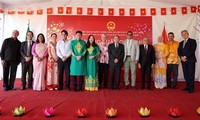 Ciudadanos vietnamitas en India, México y Venezuela celebran el Tet 2024