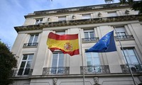 España retira a embajadora de Argentina