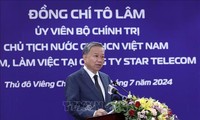 Presidente de Vietnam visita empresa Star Telecom en Laos