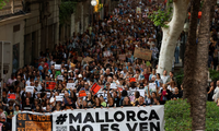 Marcha contra el sobreturismo en la isla de Mallorca, España