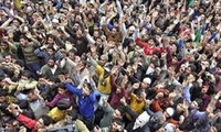 巴基斯坦民众抗议重启北约补给线