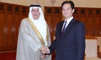 阮晋勇会见沙特阿拉伯财政大臣易卜拉欣·阿萨夫
