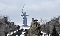 斯大林格勒保卫战胜利70周年和《巴黎协定》签署40周年纪念大会在俄罗斯举行