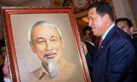 委内瑞拉总统查韦斯访越10周年座谈会在河内举行