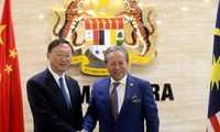 马来西亚和中国一致同意加强合作关系