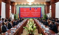越南公安部长苏林对老挝进行工作访问