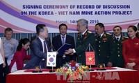 越南和韩国合作克服战后遗留爆炸物危害