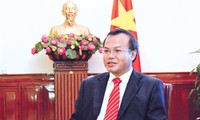 越南对外路线把对老挝和柬埔寨关系置于头等重要地位