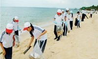 清洁大海——庆和省2016夏季青年志愿者活动的重头戏