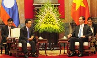 陈大光会见老挝国家副主席潘坎•维帕万