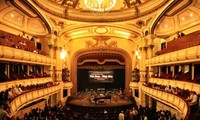 一系列高质量艺术表演活动在河内大剧院举行