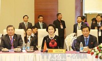 阮氏金银出席东盟议会联盟执行委员会会议