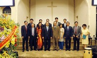 福音教传入河内100周年  河内市委书记黄忠海向河内福音教协会致以祝贺