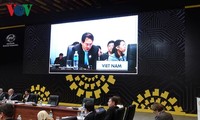 高官会总结会议拉开2016年亚太经合组织领导人会议周的帷幕