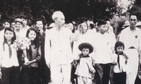 纪念胡志明主席第一次回故乡60周年的艺术表演活动10日举行