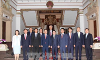 越南胡志明市领导人会见自由韩国党主席洪准杓