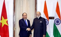 阮春福与印度总理莫迪举行会谈