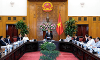 越南政府党组干事委员会认真落实12届4中全会决议和政治局的5号指示